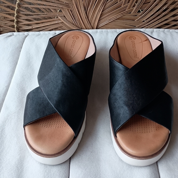 Corso Como Black Leather Cross Strap Women's Sandals_8 - Picture 2 of 7